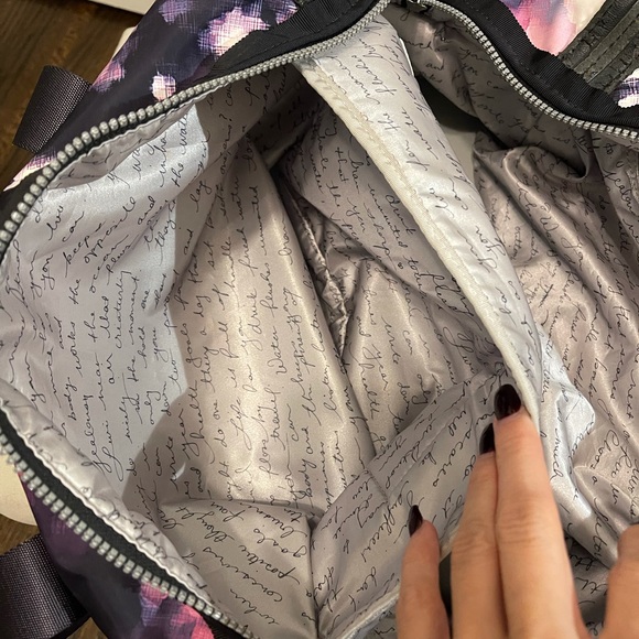 SOLD!!!🎉 Lululemon urban warrior duffle - Picture 6 of 9